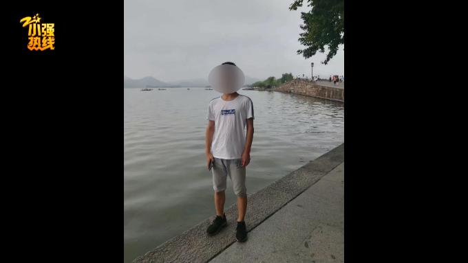 DƬ